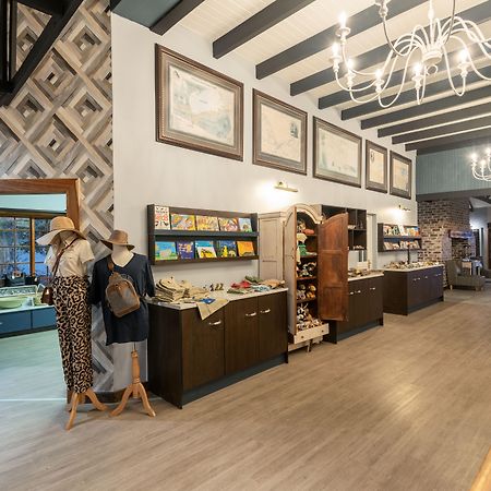 Gondwana Etosha Safari Lodge โอเคาเควโย ภายนอก รูปภาพ