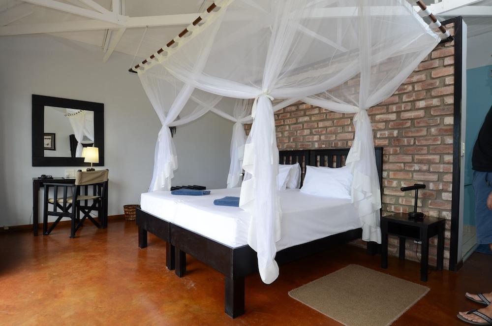 Gondwana Etosha Safari Lodge โอเคาเควโย ภายนอก รูปภาพ