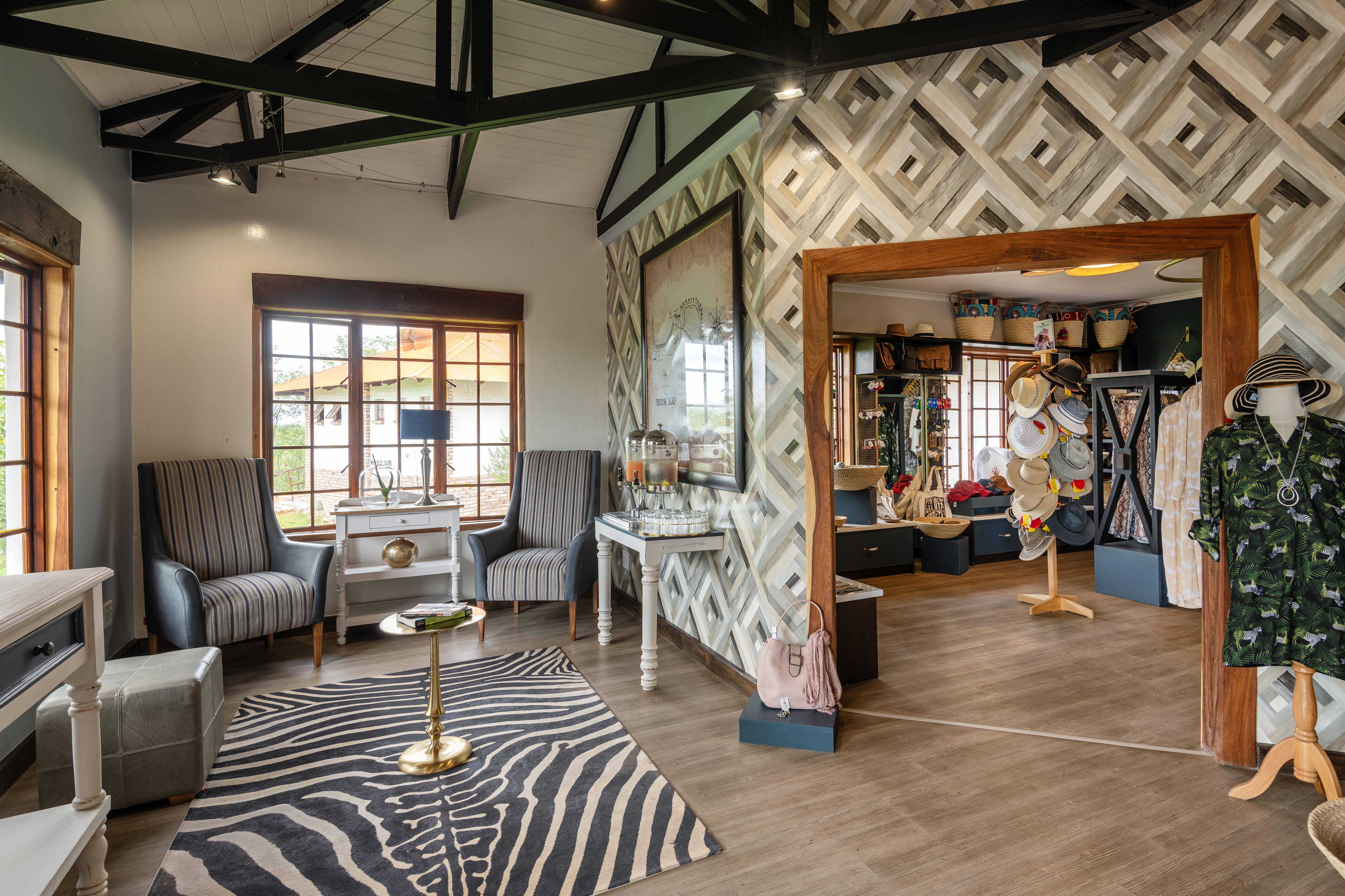 Gondwana Etosha Safari Lodge โอเคาเควโย ภายนอก รูปภาพ