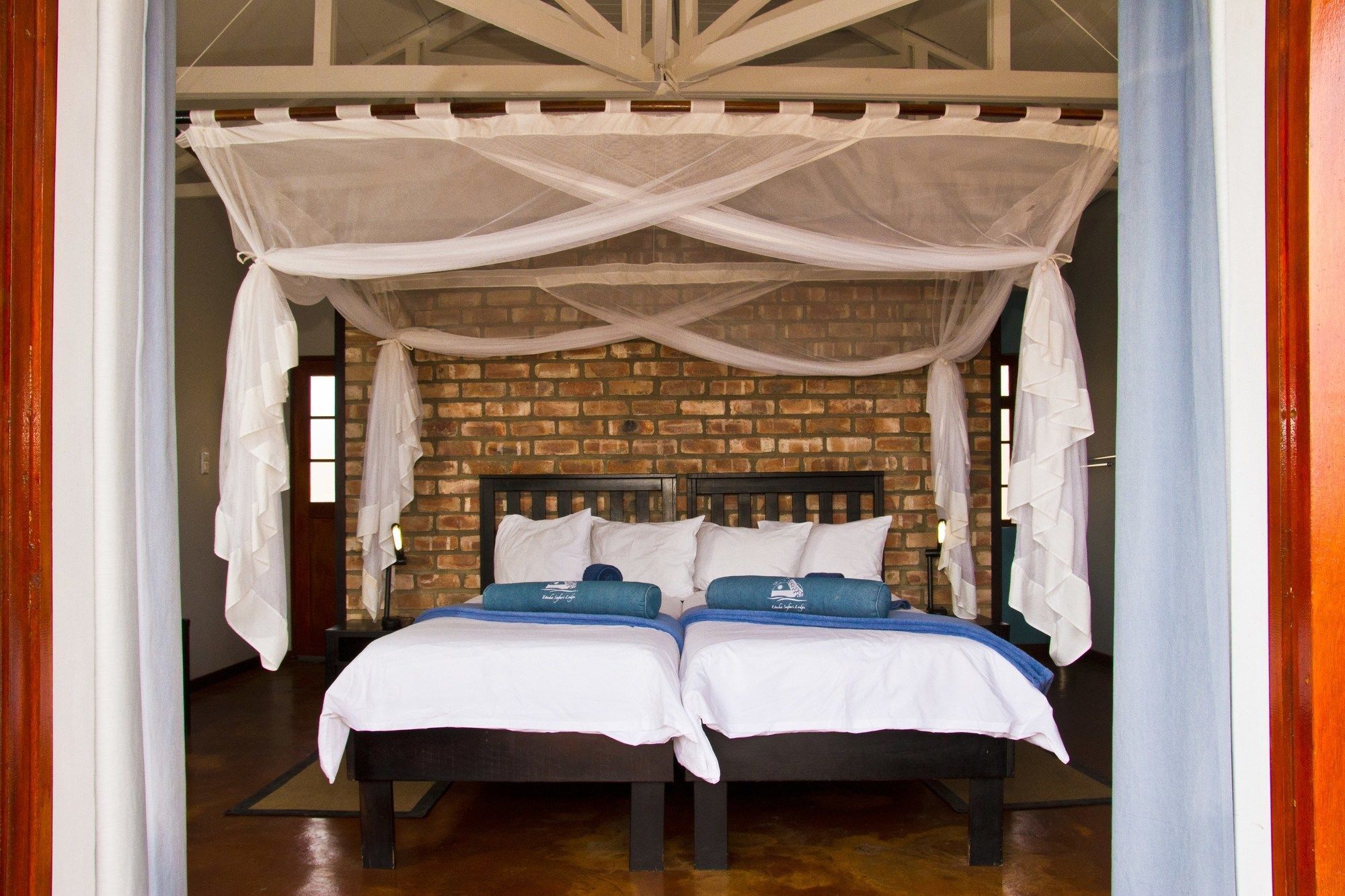 Gondwana Etosha Safari Lodge โอเคาเควโย ภายนอก รูปภาพ