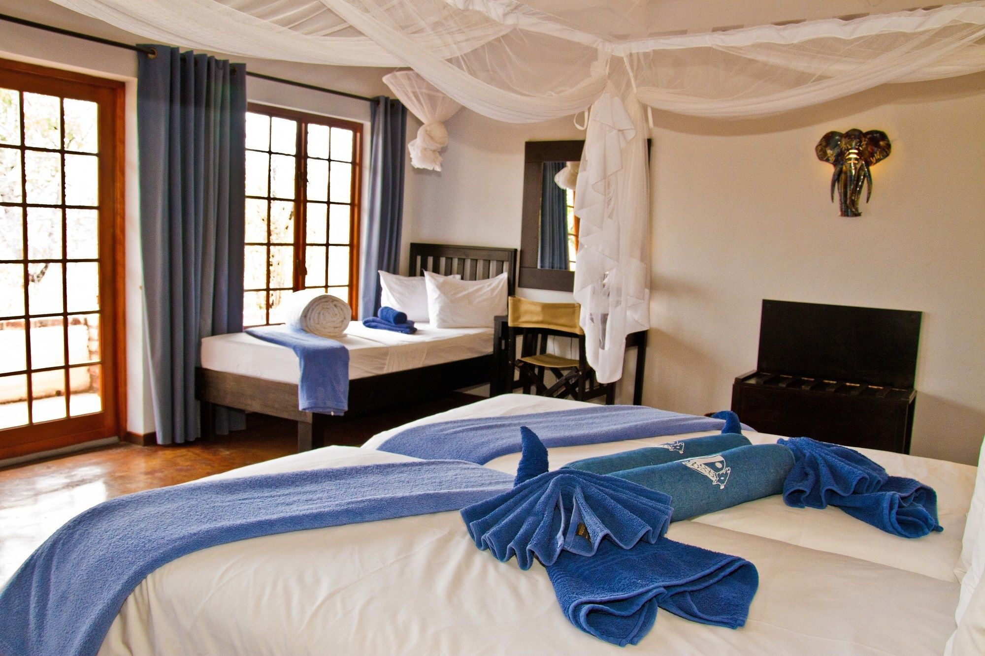 Gondwana Etosha Safari Lodge โอเคาเควโย ภายนอก รูปภาพ