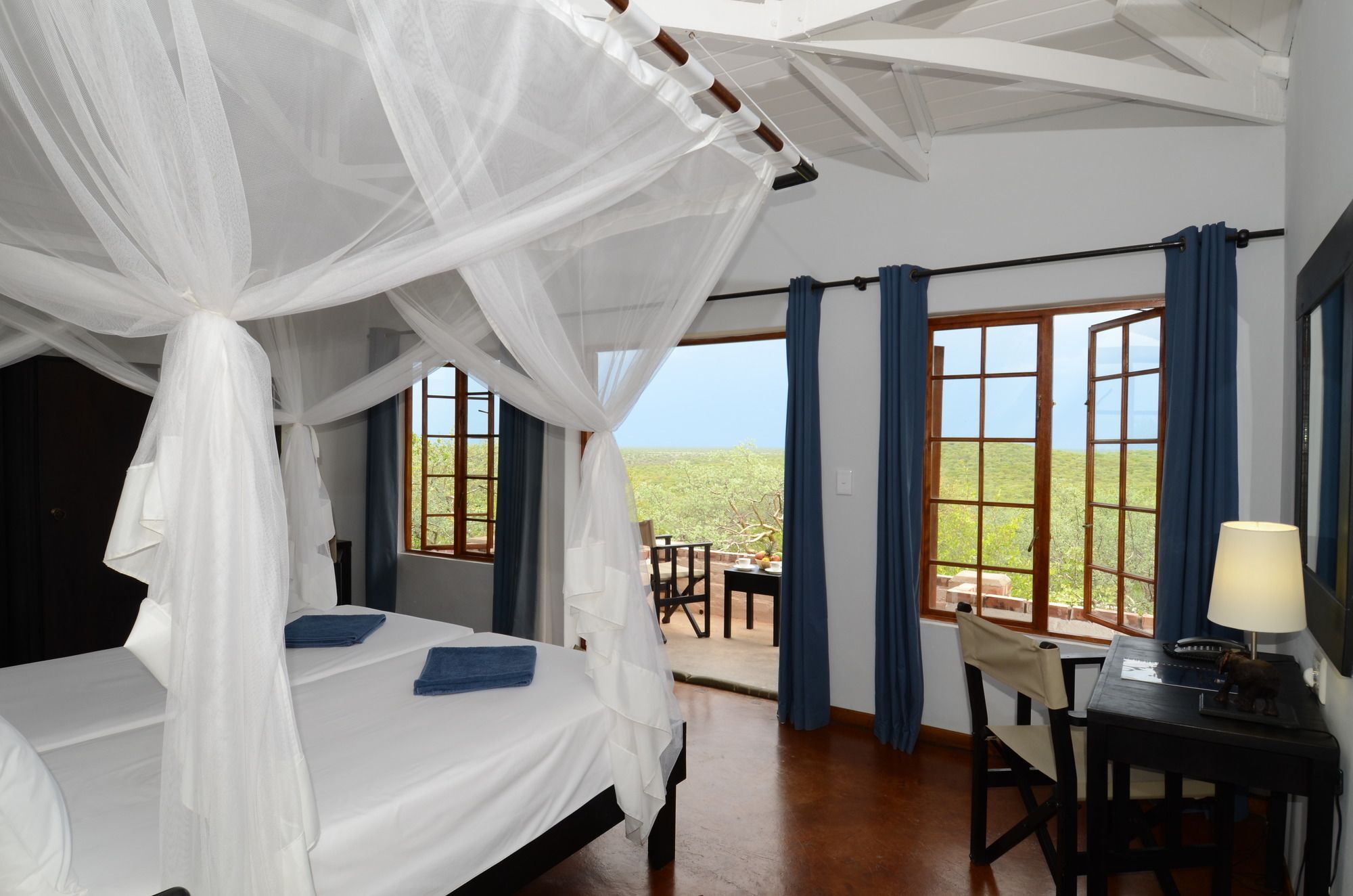 Gondwana Etosha Safari Lodge โอเคาเควโย ภายนอก รูปภาพ
