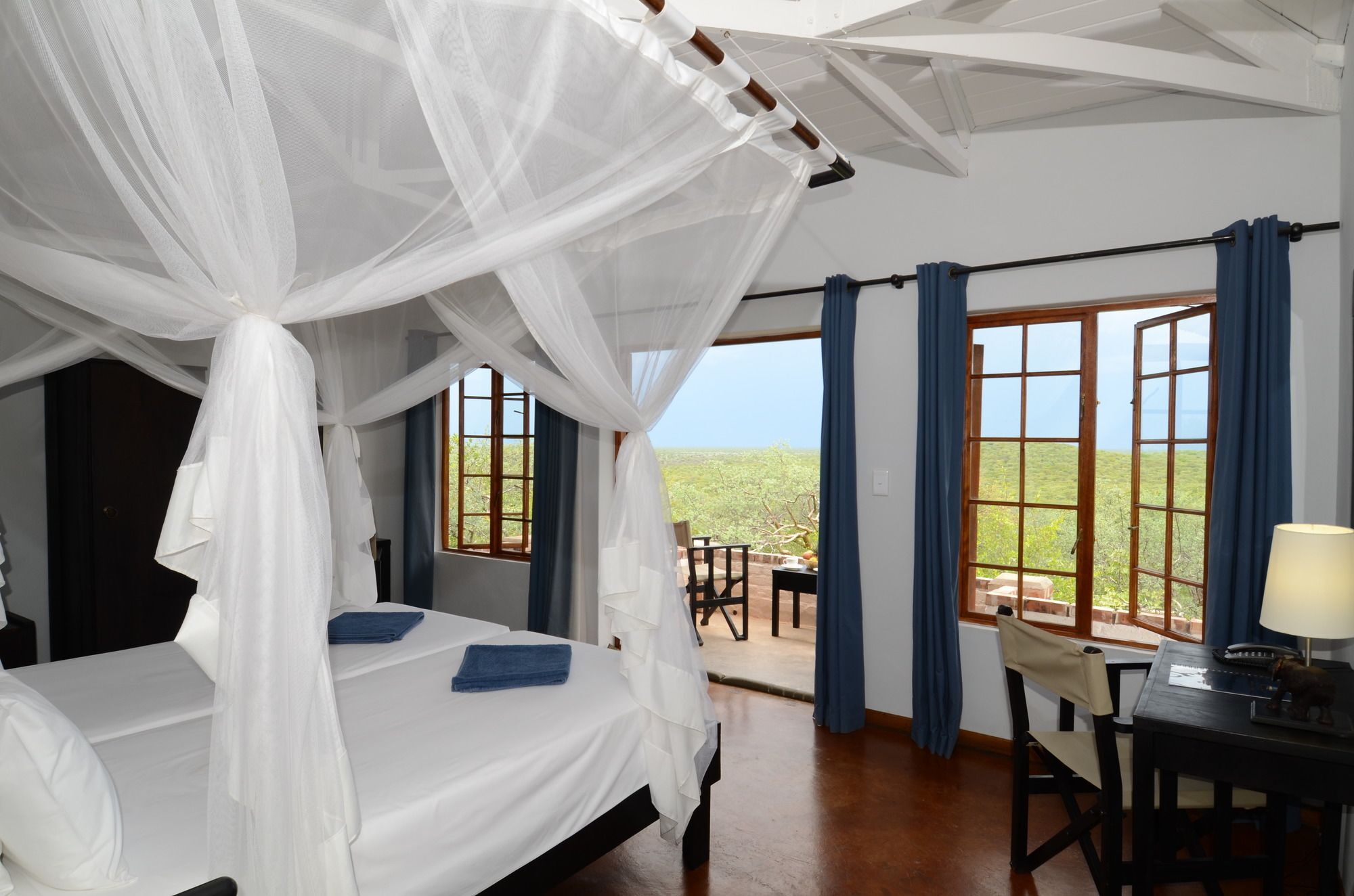 Gondwana Etosha Safari Lodge โอเคาเควโย ภายนอก รูปภาพ