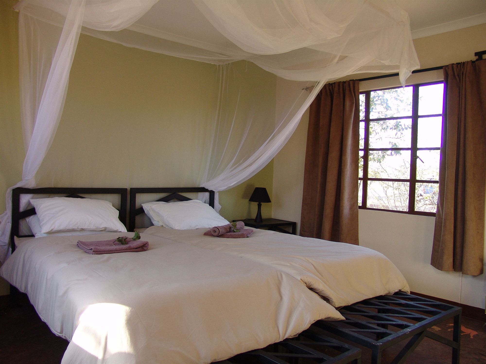 Gondwana Etosha Safari Lodge โอเคาเควโย ภายนอก รูปภาพ