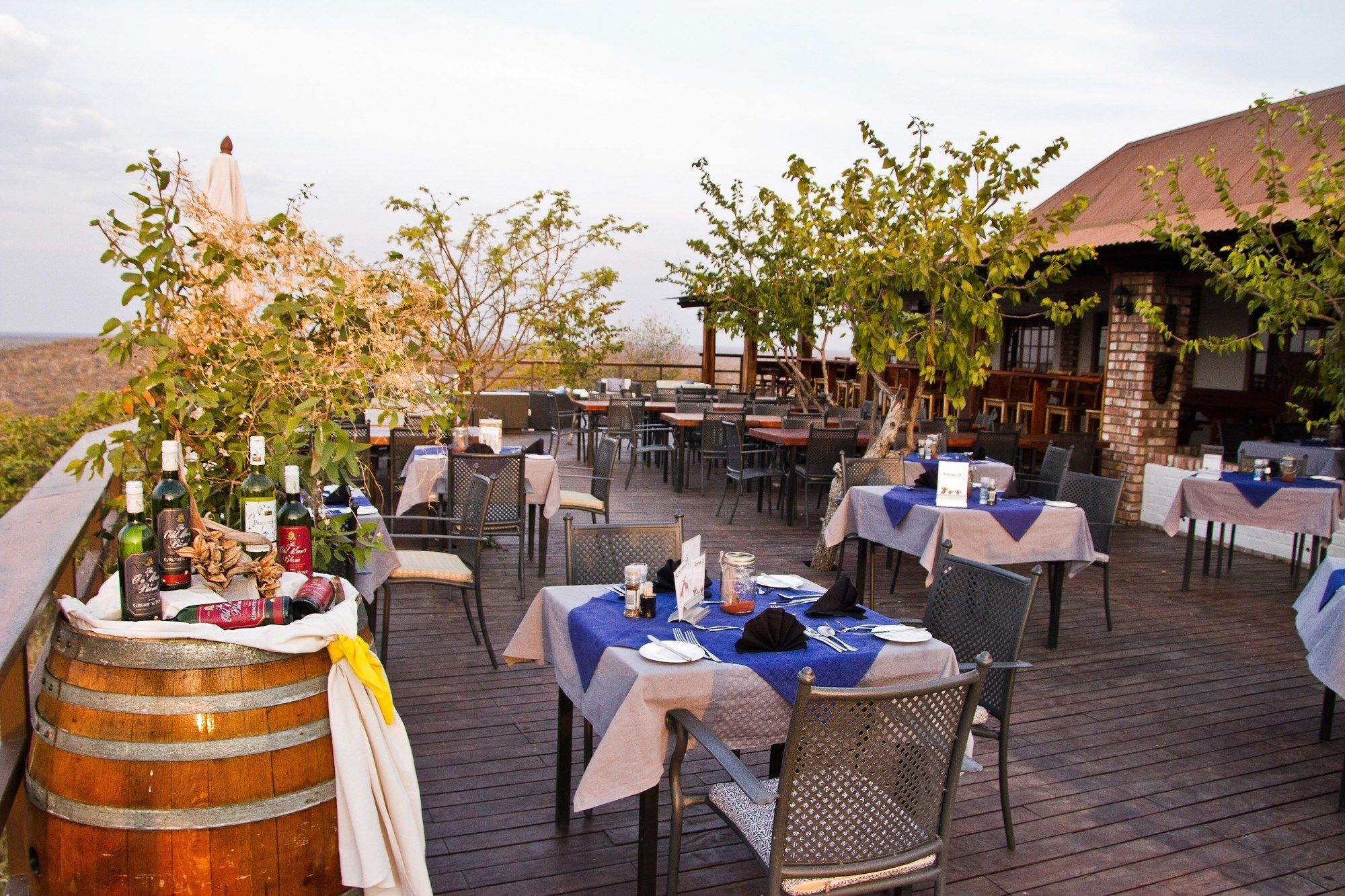 Gondwana Etosha Safari Lodge โอเคาเควโย ภายนอก รูปภาพ