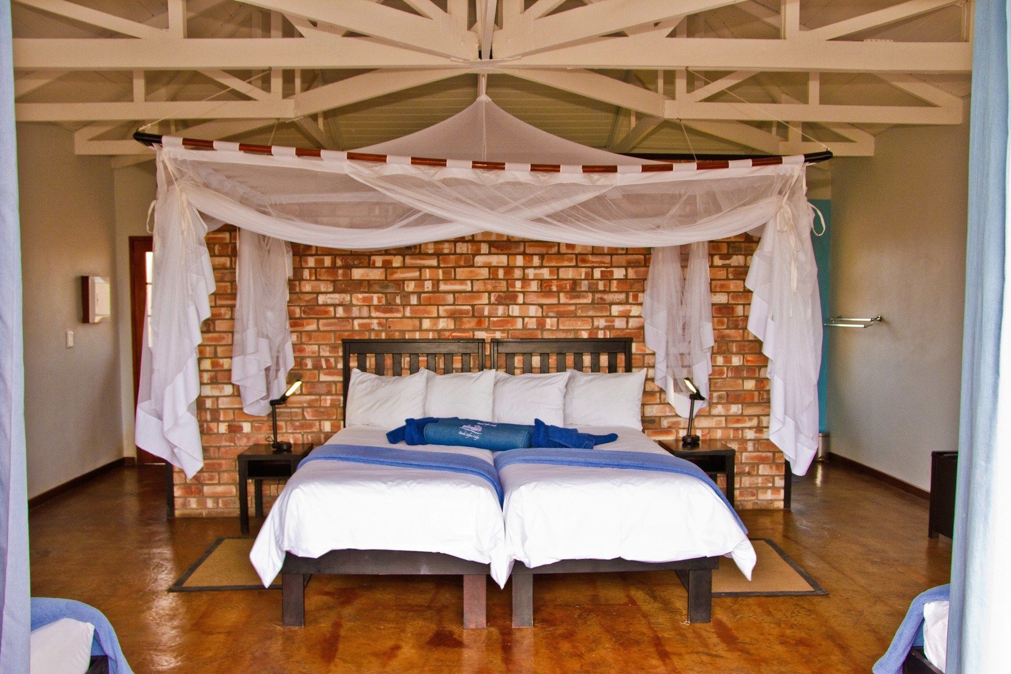 Gondwana Etosha Safari Lodge โอเคาเควโย ภายนอก รูปภาพ